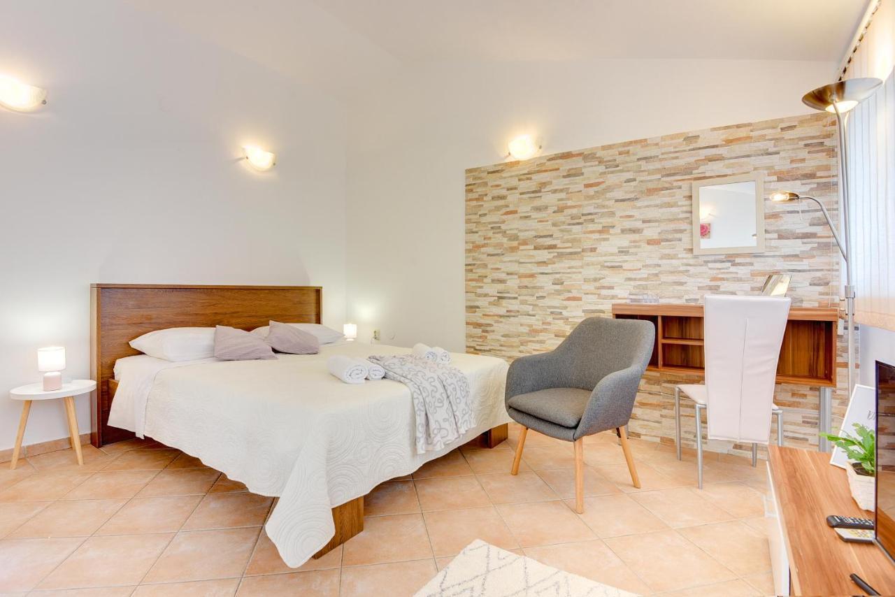 Holiday Home Batel Pula Exterior photo