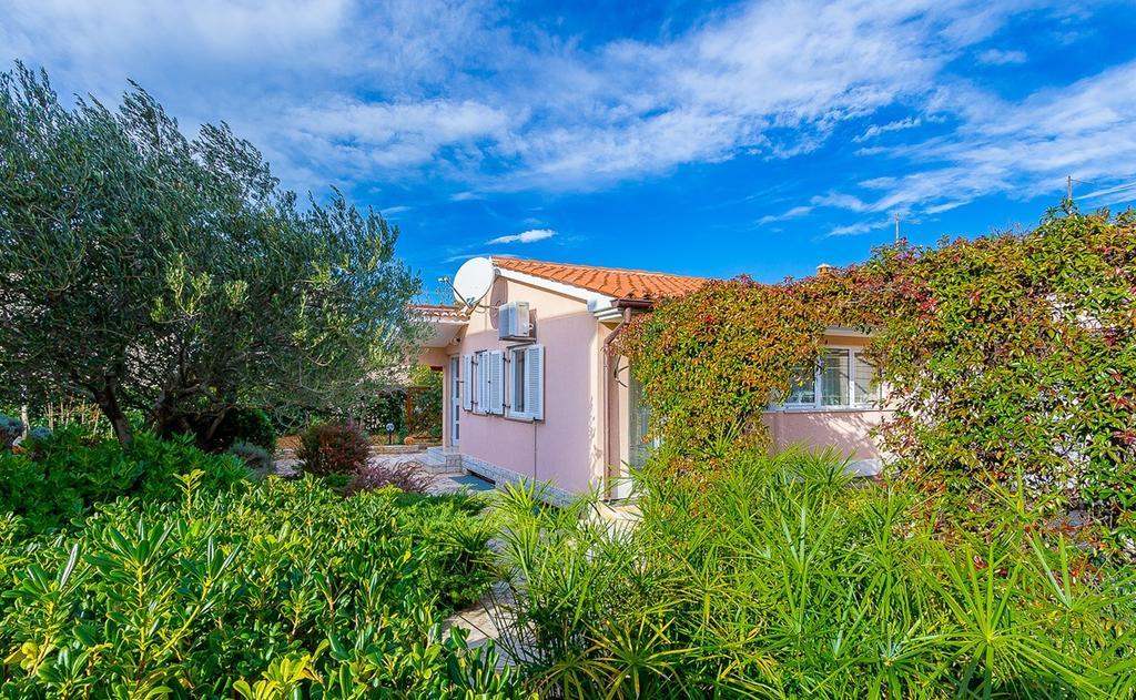 Holiday Home Batel Pula Exterior photo