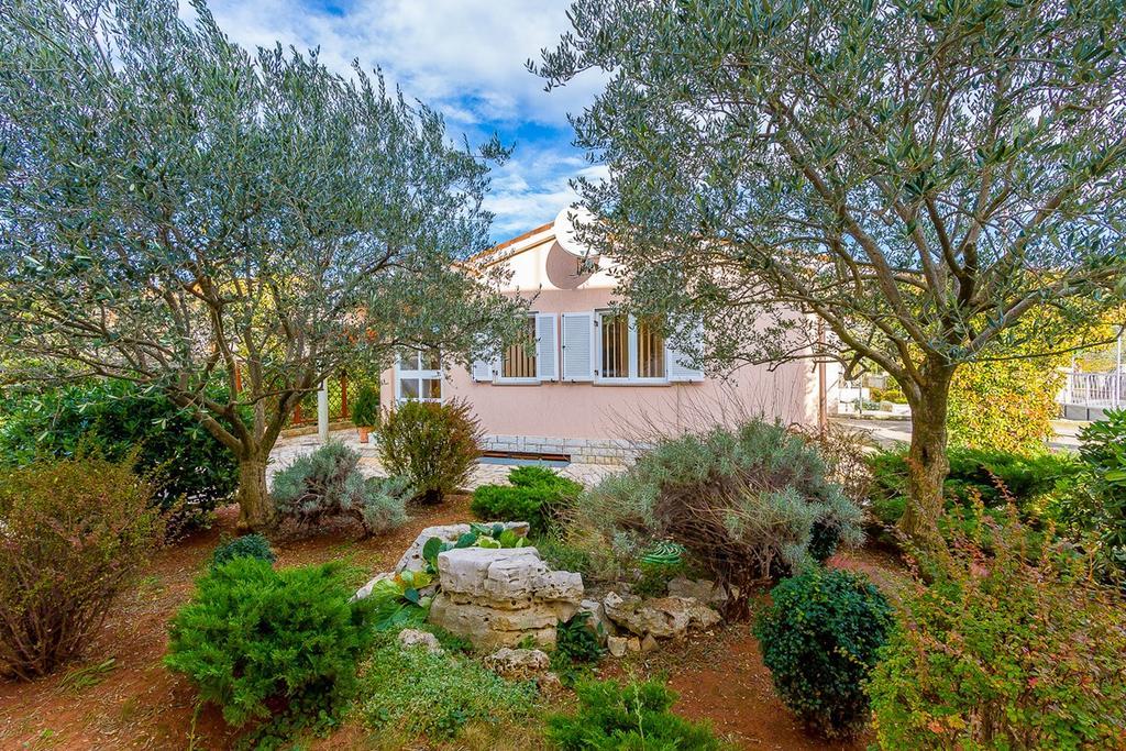 Holiday Home Batel Pula Exterior photo
