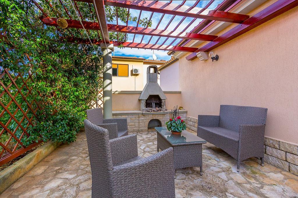 Holiday Home Batel Pula Exterior photo