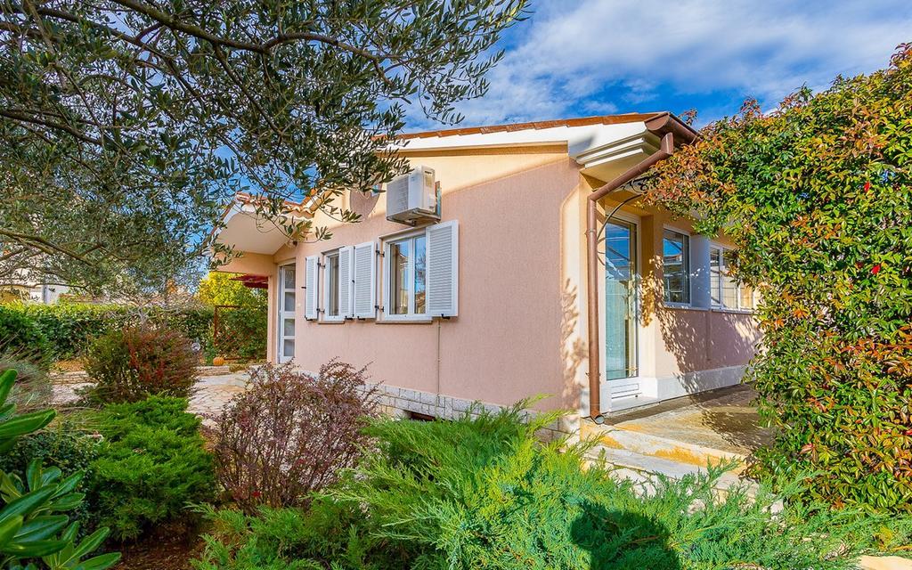 Holiday Home Batel Pula Exterior photo